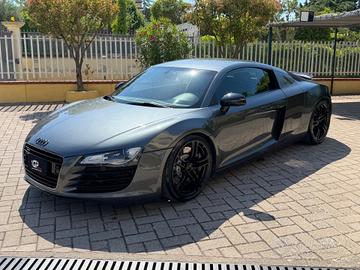 Audi R8 4.2 V8 FSI quattro R tronic