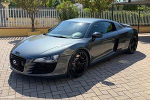 Audi R8 4.2 V8 FSI quattro R tronic