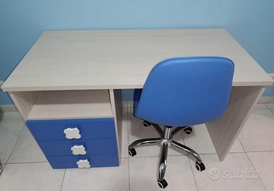 scrivania + sedia (mai usati)