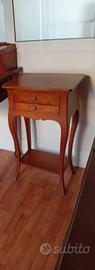 Mobiletto in legno