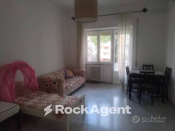 AMPIO BILOCALE ADIACENTE METRO CONCA D'ORO