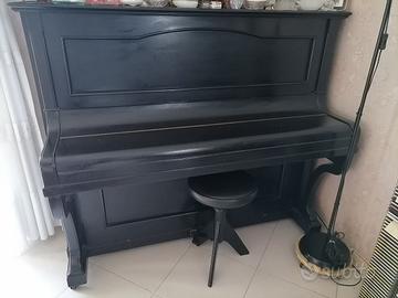 Pianoforte musicale verticale nero