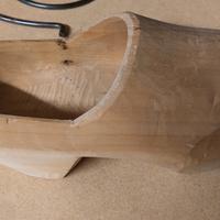 zoccoli in legno artigianali