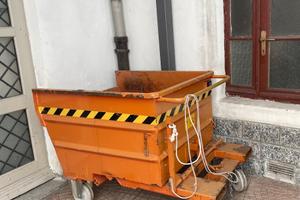 Cassonetto ribaltabile per muletto