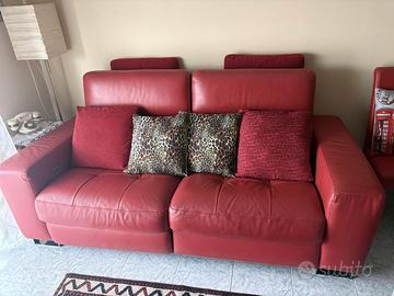 divano in pelle con movimento relax