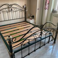 Letto matrimoniale in ferro battuto