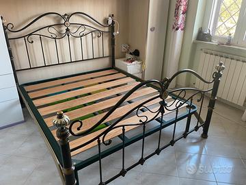 Letto matrimoniale in ferro battuto