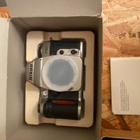 Fotocamera Nikon F80 con scatola, manuale ist.