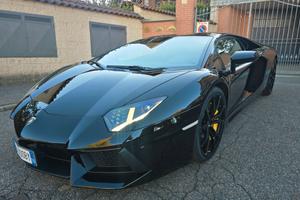 LAMBORGHINI Aventador 6.5 V12 LP700-4