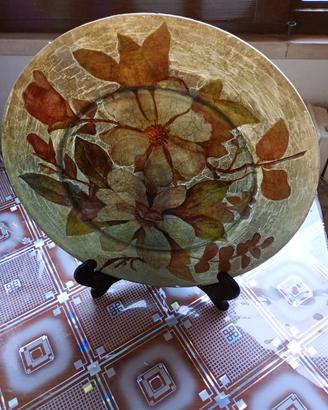 Piatto decorativo in vetro artigianale con fiori 
