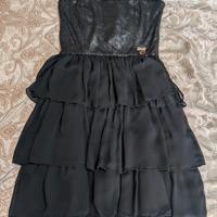 Abito elegante nero con paillettes e balze