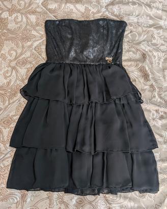 Abito elegante nero con paillettes e balze