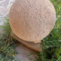 Palle in sasso per giardino 