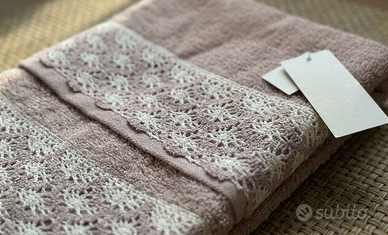 Asciugamani grande e piccolo