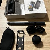 Insta360 X4 con accessori MOTO pack