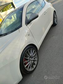 Alfa Romeo mito quadrifoglio verde