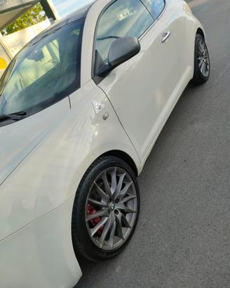 Alfa Romeo mito quadrifoglio verde