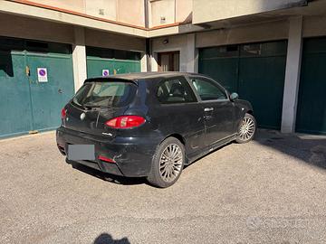 Alfa Romeo 147 1.6 120 Non Marciante Gratuita