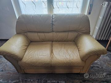 DIVANO IN PELLE 2 POSTI