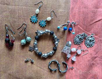 Lotto bigiotteria e orologi da donna