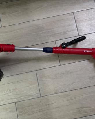 Decespugliatore a batteria EMTOP