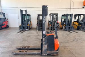 TRASNPALLET A COLONNA TOYOTA ELETTRICO