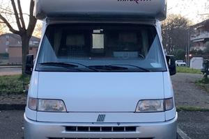 Wingamm Oasi 650 2.5tdi 1997 mansardato