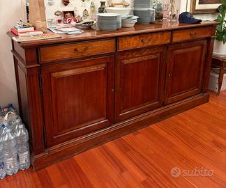 Mobile antico in legno