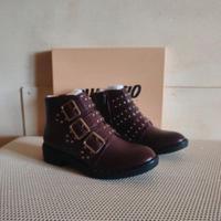 Stivaletti borchiati burgundy