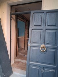 portone in legno massello 