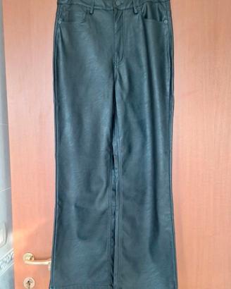 pantaloni in pelle gamba un po' ampia invernali