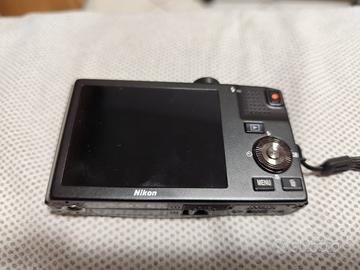 Nikon coolpix S8100