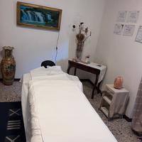 Studio professionale attrezzato per massaggi