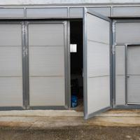 2 Portoni ACCOPPIATI H3,40 x L5,60 con porta