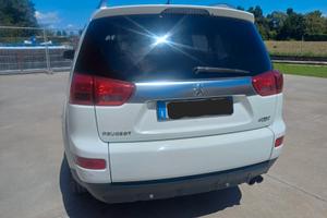 Peugeot 4007 - 2010