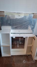 Specchio e mobiletto bagno