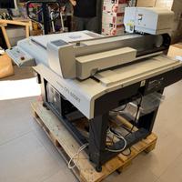 Plotter da taglio flatbed compatto e multifunzione