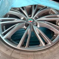 Cerchi lega 18” Alfa romeo + Gomme invernali