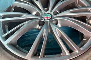 Cerchi lega 18” Alfa romeo + Gomme invernali