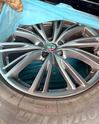 Cerchi lega 18” Alfa romeo + Gomme invernali
