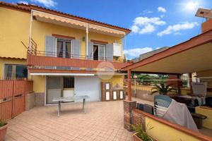 4 LOCALI A MONTE DI PROCIDA