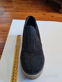 SCARPA DA GINNASTICA NERA  DONNA CON RIALZO