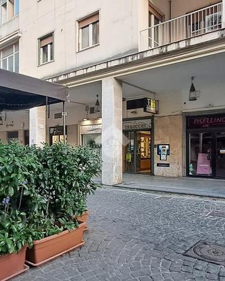 NEGOZIO A CAVA DE' TIRRENI