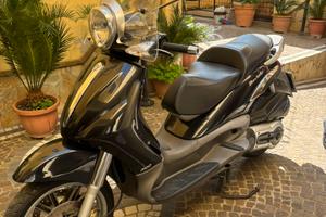 Beverly 500 anno 2004