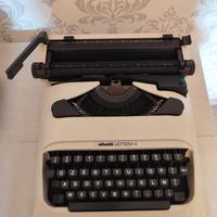 Macchina da scrivere Olivetti