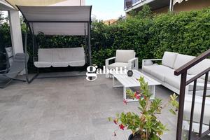 Porzione di villetta in residence sul mare VC/91