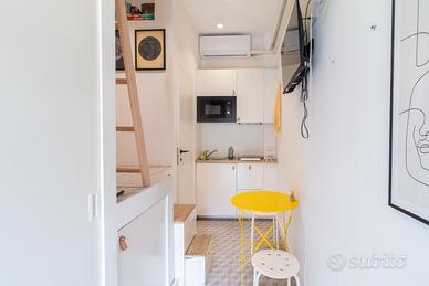 Piccolo monolocale in bella corte centro Milano