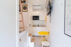 Piccolo monolocale in bella corte centro Milano