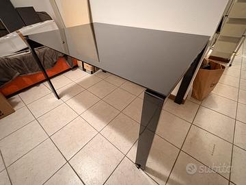 Tavolo cristallo nero