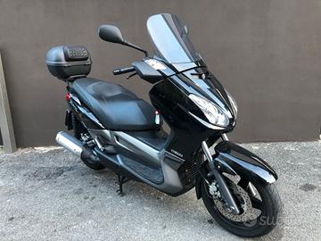 Yamaha X-Max 250